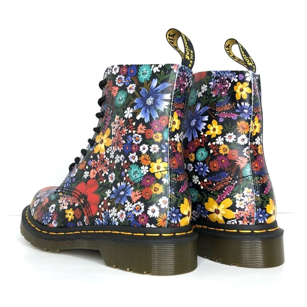 NIB Dr Martens Wanderlust Multi Colored Graphic Floral Lace Up Boots Women’s 6 - Picture 5 of 9